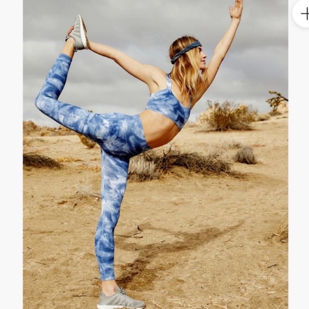 🔴 4/$15 FP Movement S M Good Karma blue white tie dye crop workout yoga leggings